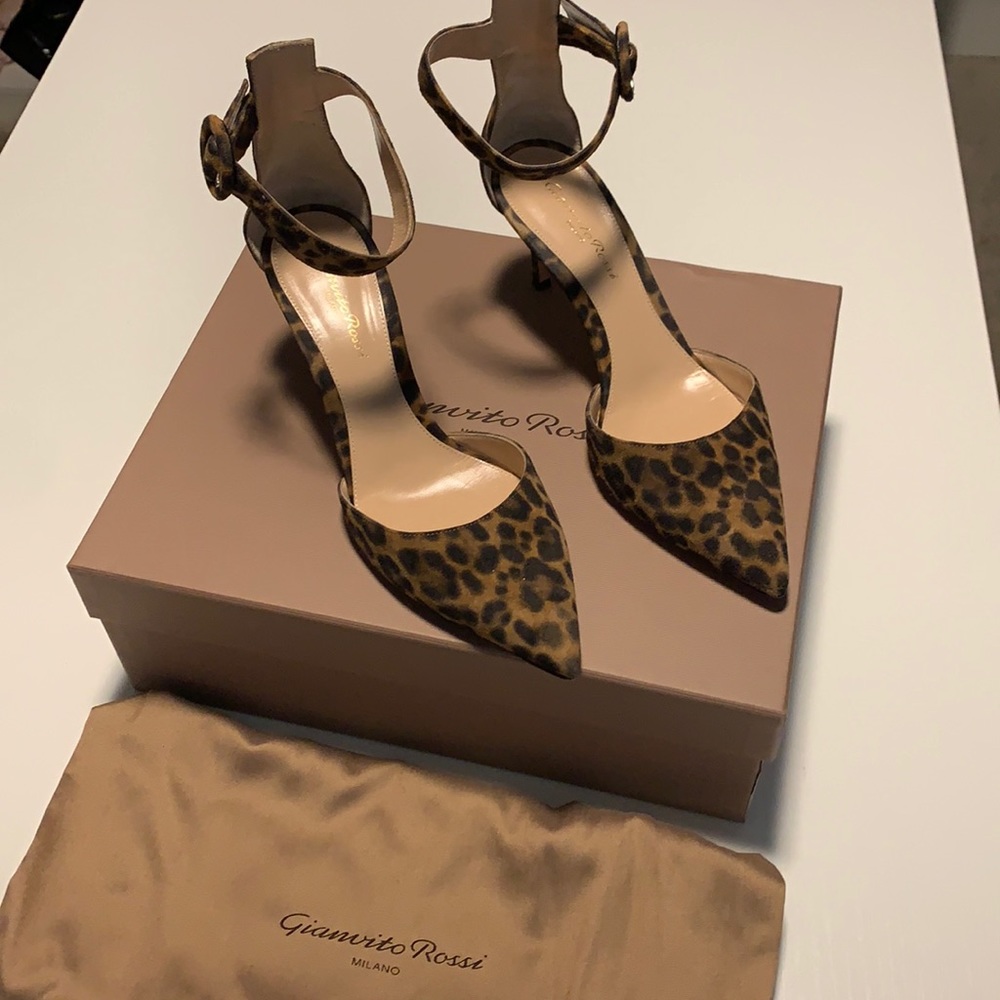 Gianvito Rossi Leopard print shoes